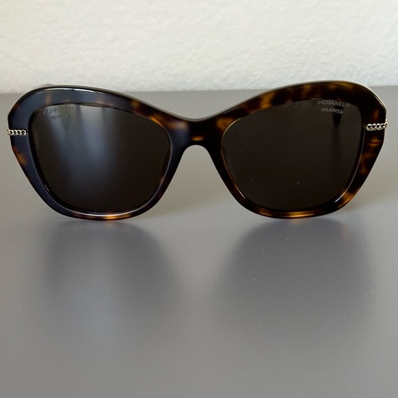 Chanel Dark Tortoise Polarized Butterfly Sunglasses (NWOT) - Picture 2 of 14